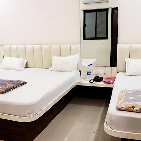 Hotel Gayatri Palace Godarpura Екстериор снимка