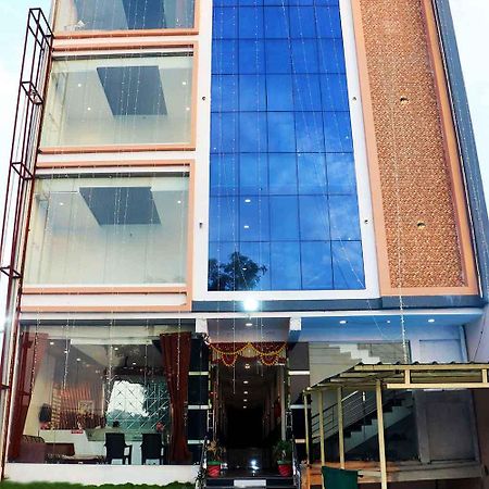 Hotel Gayatri Palace Godarpura Екстериор снимка