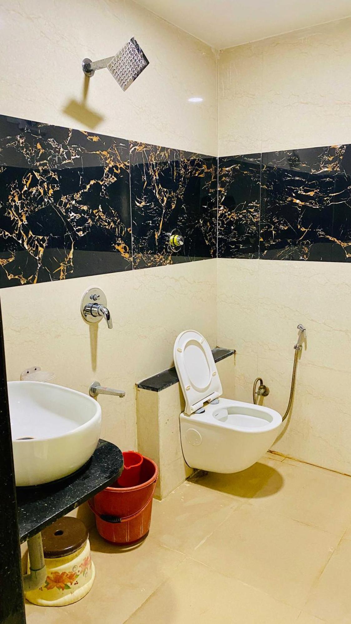 Hotel Gayatri Palace Godarpura Екстериор снимка