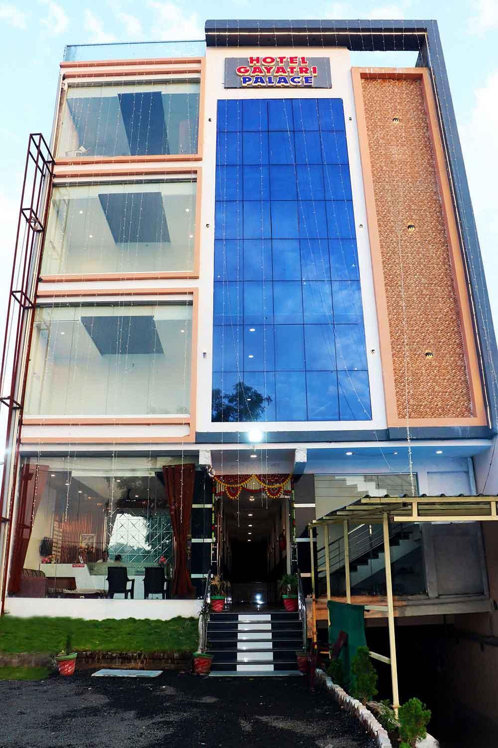 Hotel Gayatri Palace Godarpura Екстериор снимка